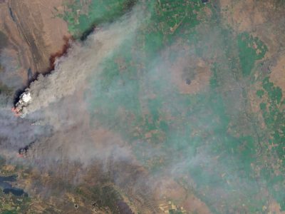 Image of smoke plumes over California